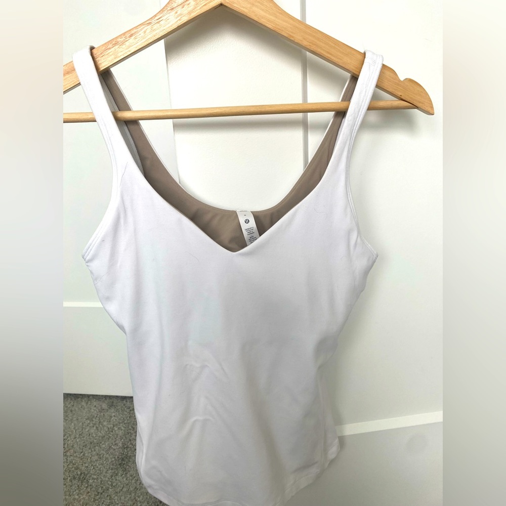 Lululemon size 6 align top